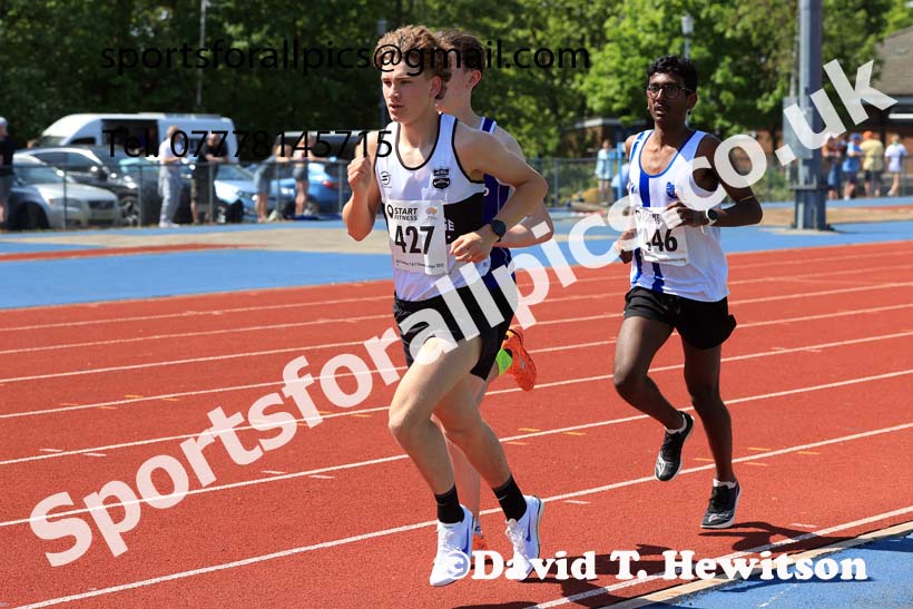 Mens under-17s 3000 metres, 2025 North Eastern Track and Field Champs., Shildon, County Durham. Photo: David T. Hewitson/Sports for All Pics